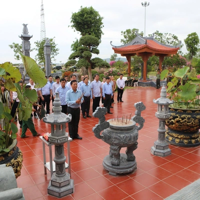 Bộ Xây dựng tri ân những người đã ngã xuống để giữ mạch máu giao thông thông suốt