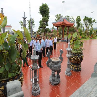 Bộ Xây dựng tri ân những người đã ngã xuống để giữ mạch máu giao thông thông suốt