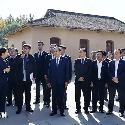 Chủ tịch Quốc hội Trần Thanh Mẫn thăm di tích lịch sử cách mạng tại tỉnh Thiểm Tây của Trung Quốc
