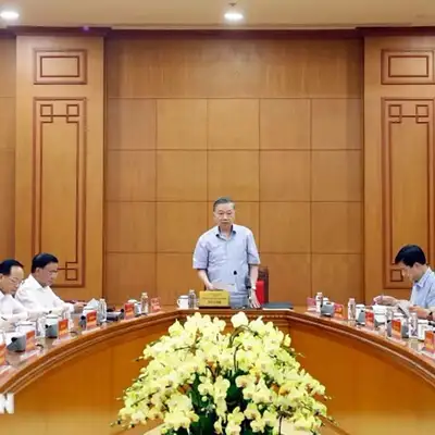 Vận dụng đúng phương pháp cách mạng trong đấu tranh phòng, chống “tự diễn biến”, “tự chuyển hóa” trong giai đoạn hiện nay