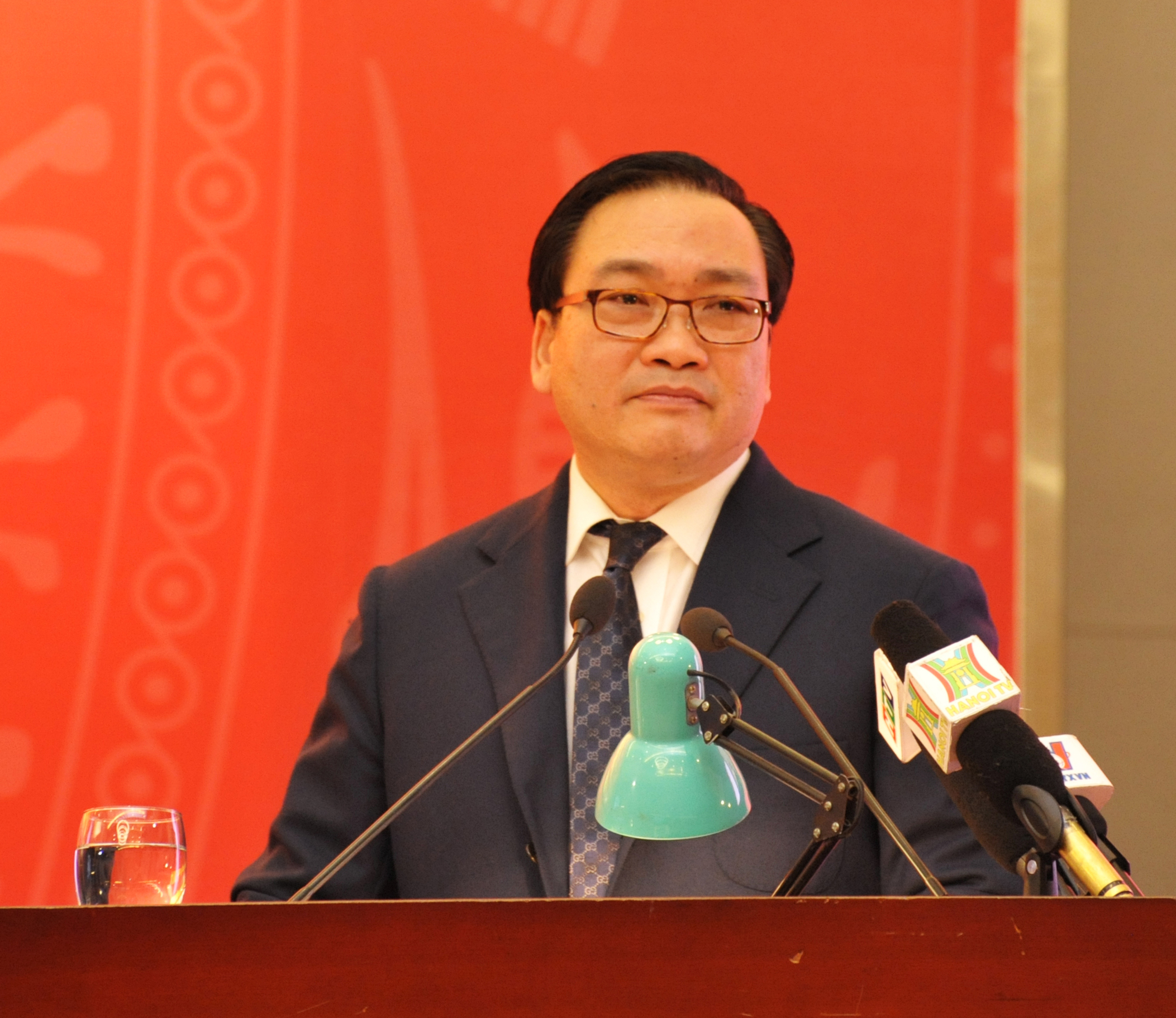 PTt phat bieu.jpg